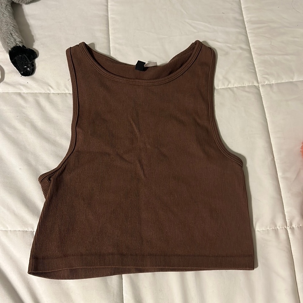 H and M brown cropped shirt